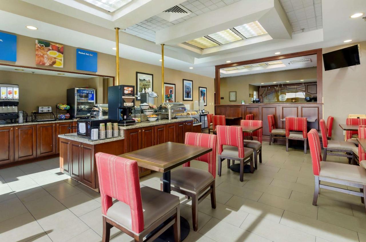 Comfort Inn Blacksburg University Area מראה חיצוני תמונה