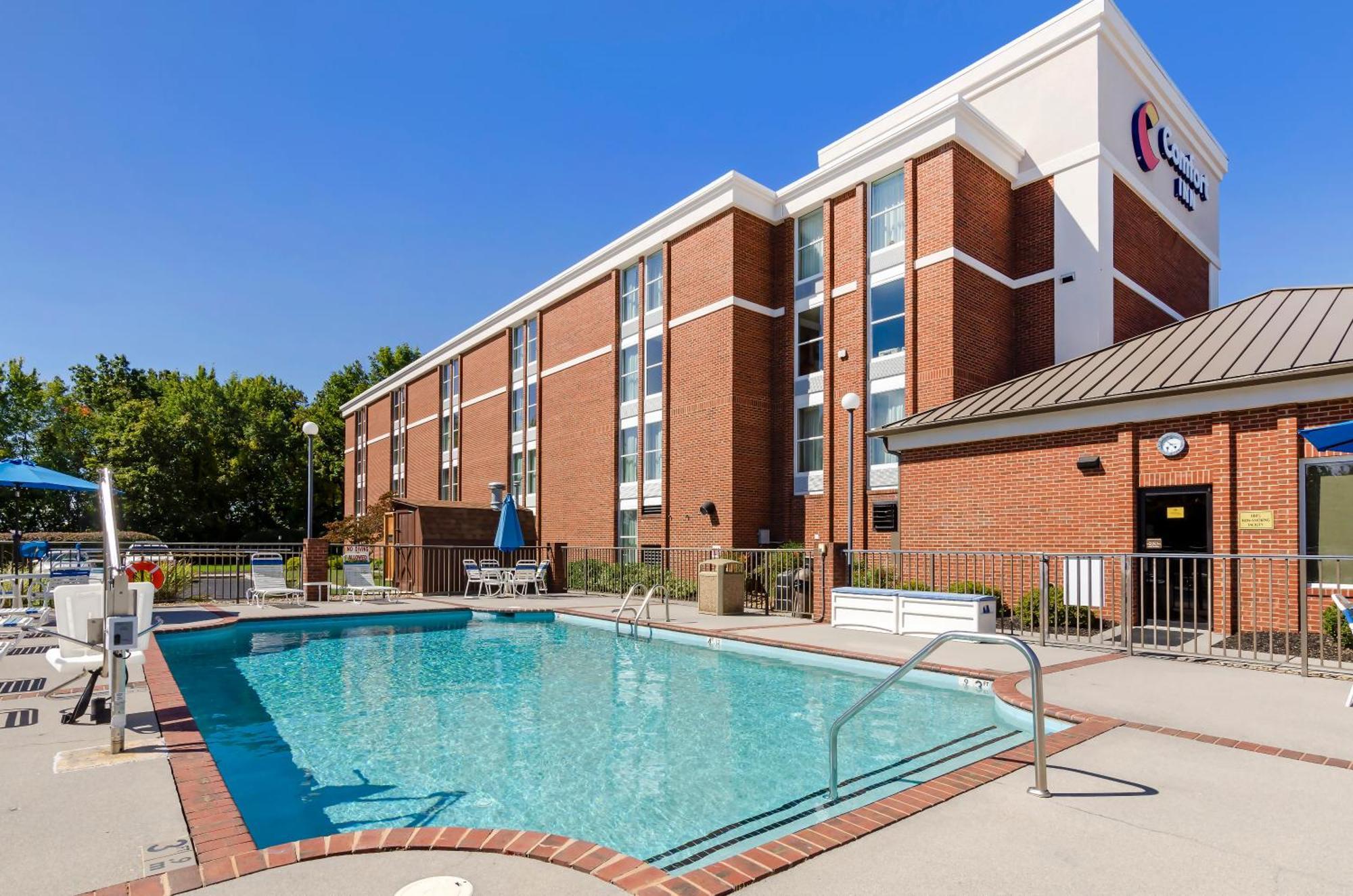 Comfort Inn Blacksburg University Area מראה חיצוני תמונה
